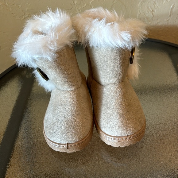 NWOT China Buttons City Toddler Winter Faux Fur Boots Size 25 - Picture 3 of 10